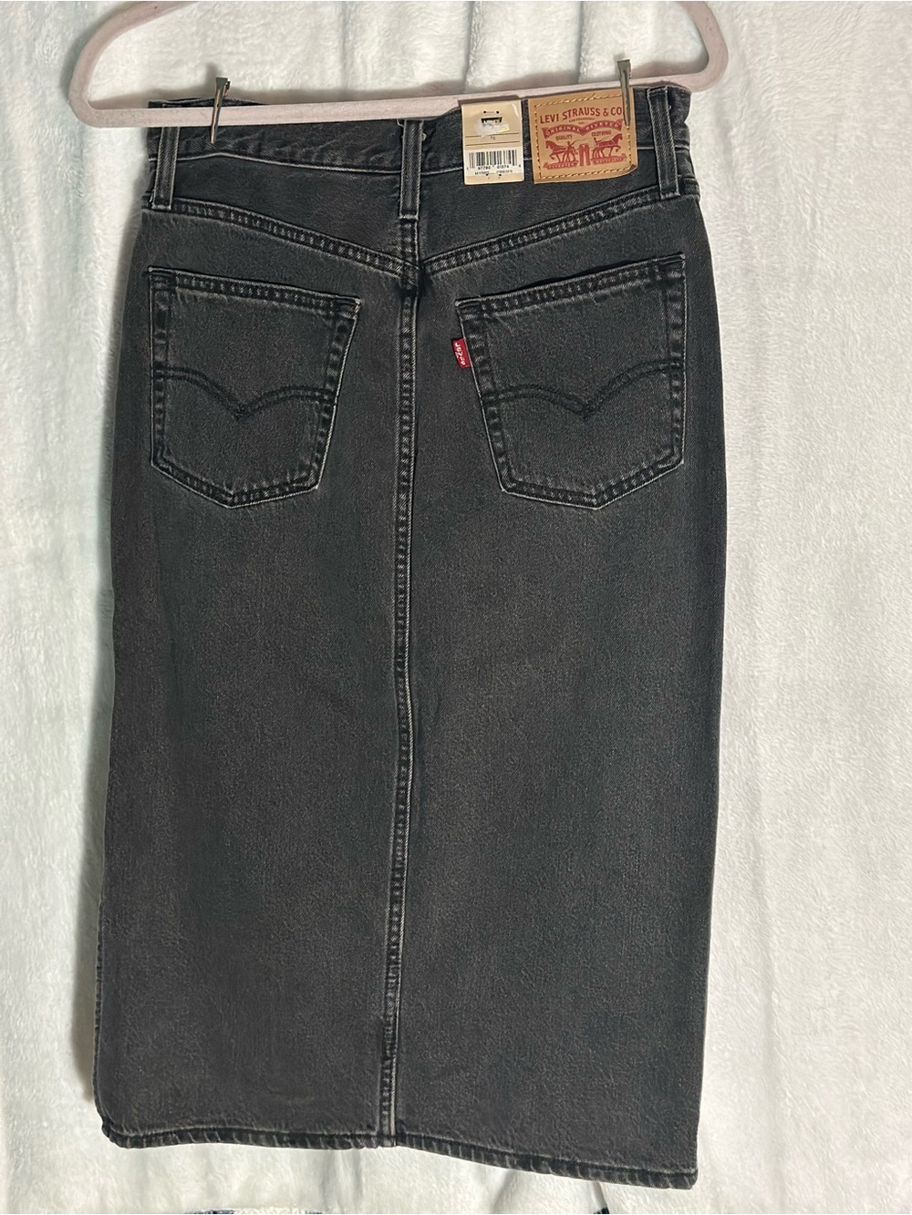 Levi’s Denim Skirt w/side slit Size 26 (NWT) - Picture 3 of 5